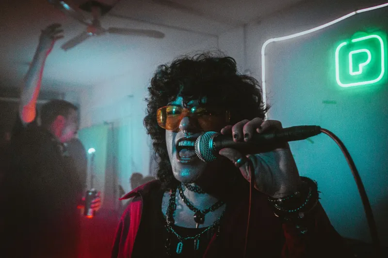 First Mic Night: How to Choose Your Debut Karaoke Song and Actually Survive It